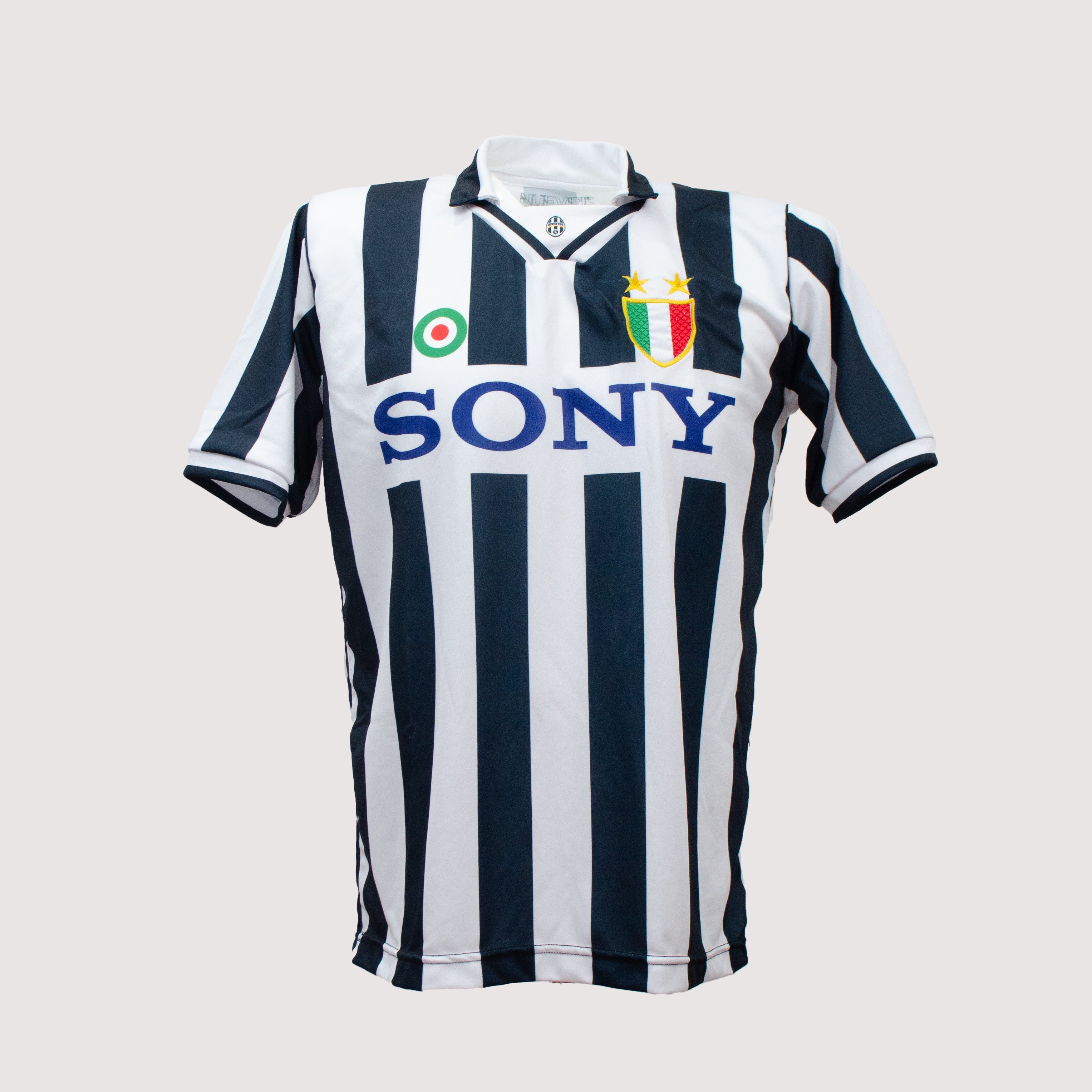 Juventus 95/96 Season Shirt – Nueve15 Fútbol - Main Image