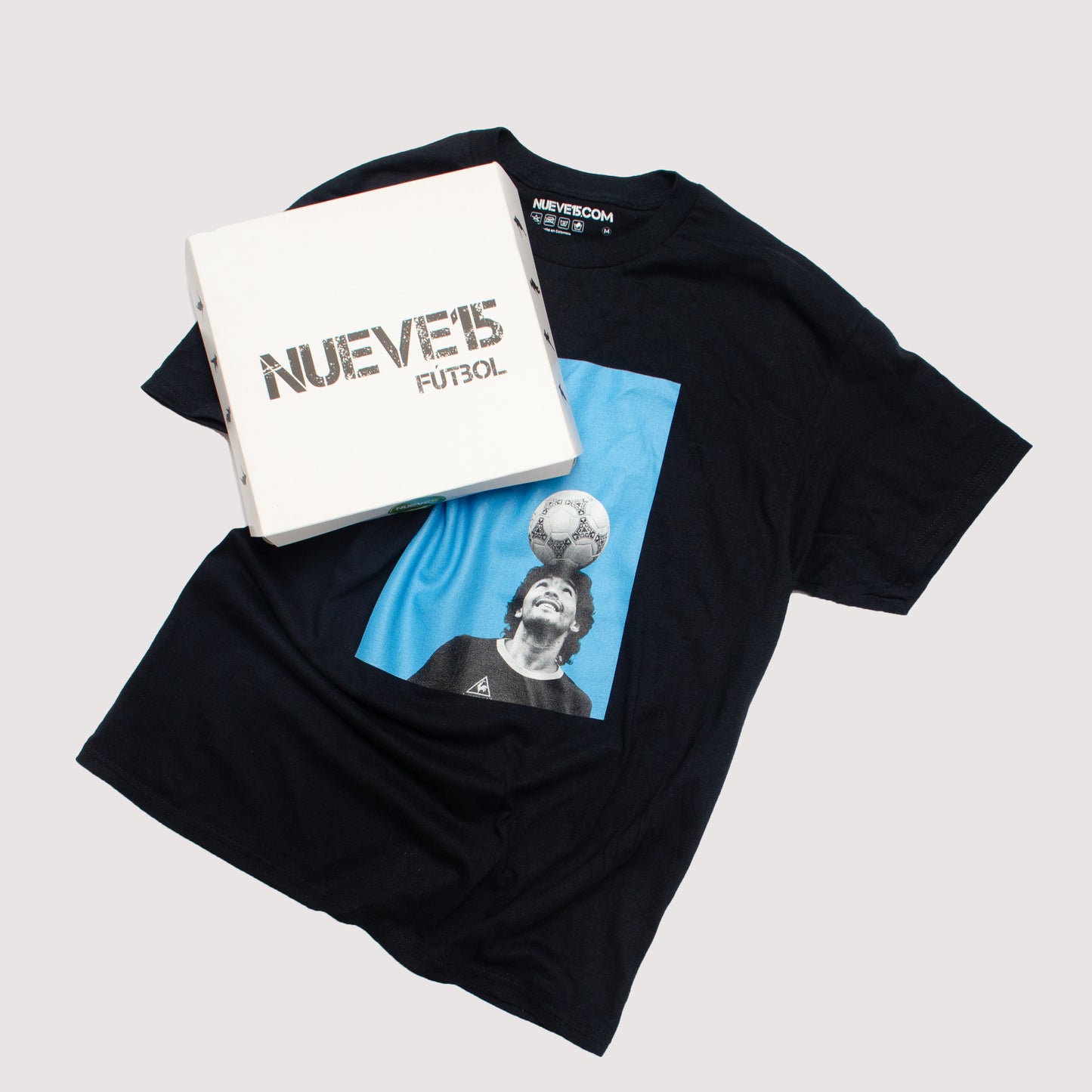 Camiseta Maradona con balón