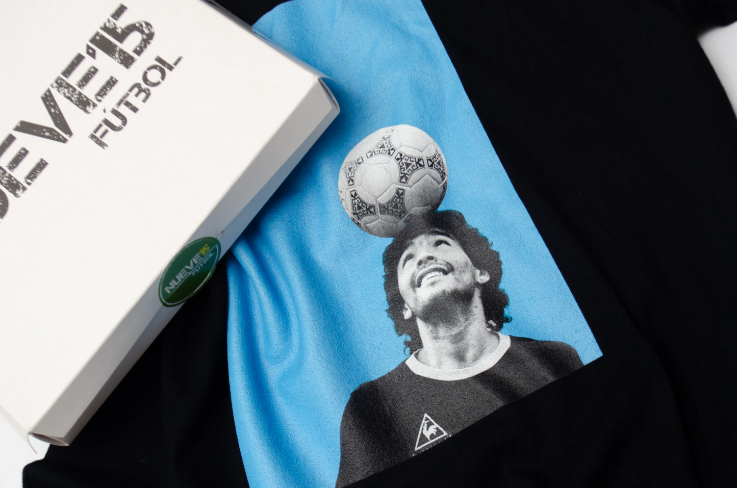Camiseta Maradona con balón